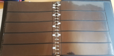 2 schwarze Lindner Ringbinder mit 58 Steckseiten verschiedener Größe
