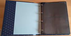 Deutsche Post Ringbinder "Pro Collect" mit schwarzen Hüllen